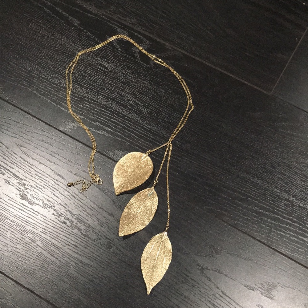 Gold leaves long necklace
